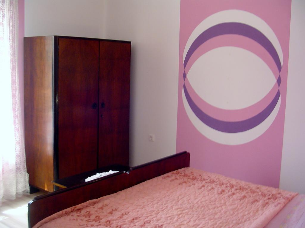 Apartments Ana&Neso باكوشتاني الغرفة الصورة