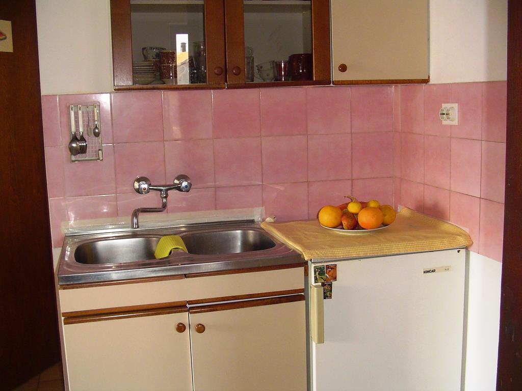 Apartments Ana&Neso باكوشتاني الغرفة الصورة