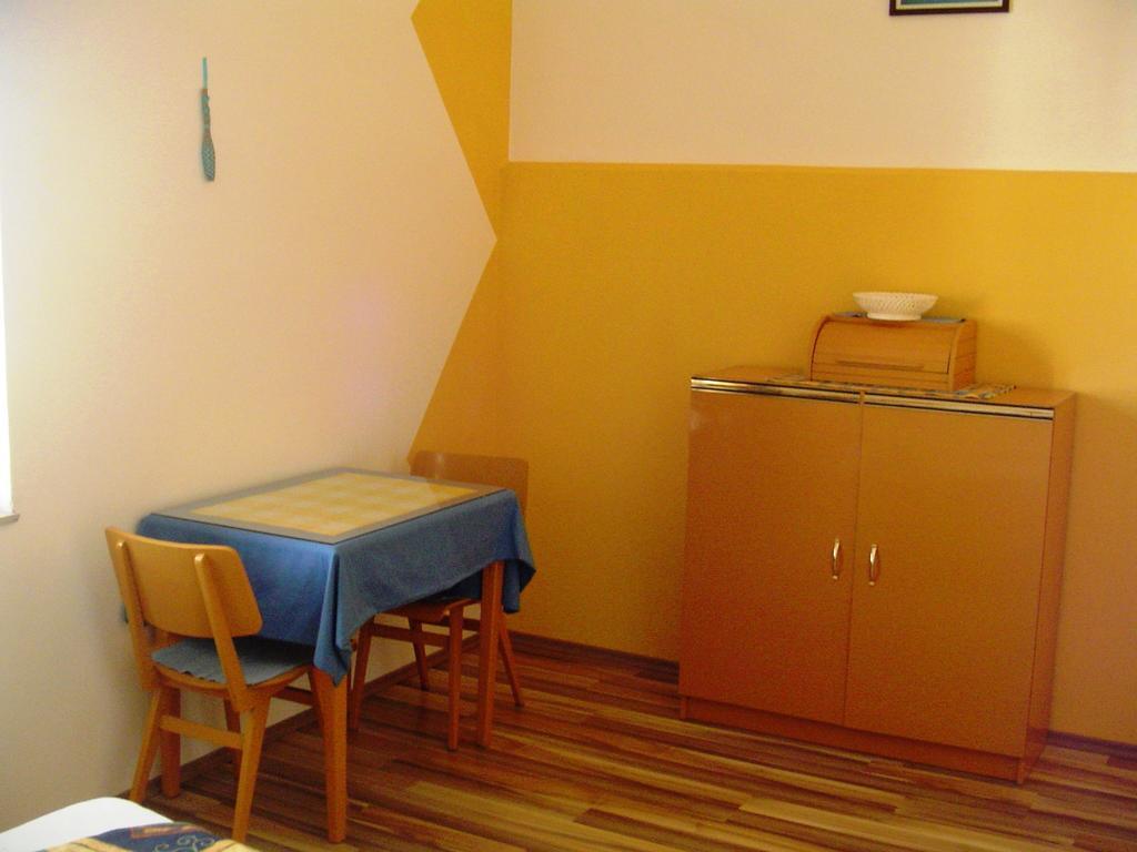 Apartments Ana&Neso باكوشتاني الغرفة الصورة