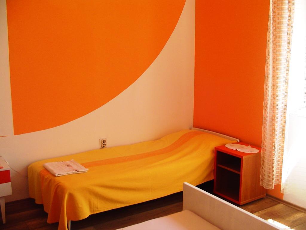 Apartments Ana&Neso باكوشتاني الغرفة الصورة